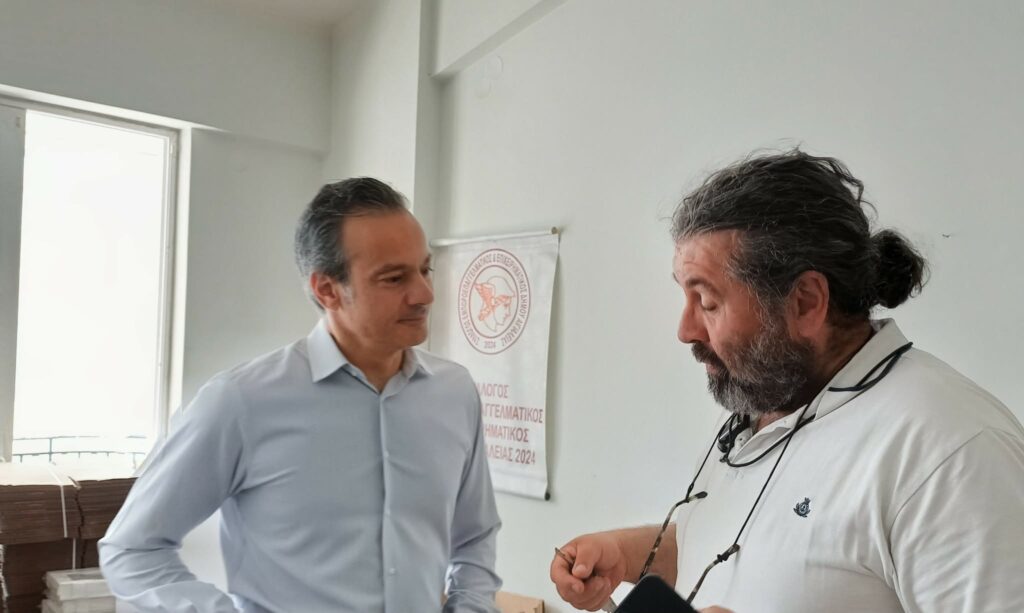 Αχαΐα: Η ηγεσία του ελληνικού εμπορίου στο Αίγιο για την αγορά και την πεζοδρόμηση της Κλ. Οικονόμου ΦΩΤΟ 31 Αχαΐα: Η ηγεσία του ελληνικού εμπορίου στο Αίγιο για την αγορά και την πεζοδρόμηση της Κλ. Οικονόμου ΦΩΤΟ