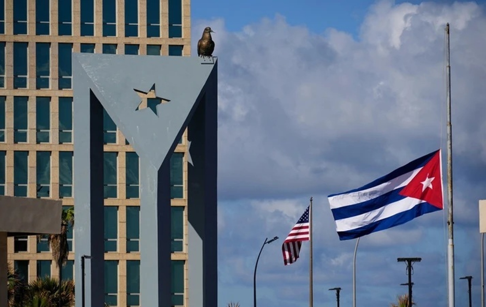 Κούβα: «Θα αμυνθούμε αν μας επιτεθούν οι ΗΠΑ» 4 Κούβα: «Θα αμυνθούμε αν μας επιτεθούν οι ΗΠΑ»