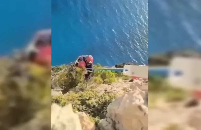 Ναυάγιο Ζακύνθου: Επιχείρηση διάσωσης τουρίστα σε απόκρημνο σημείο ΒΙΝΤΕΟ