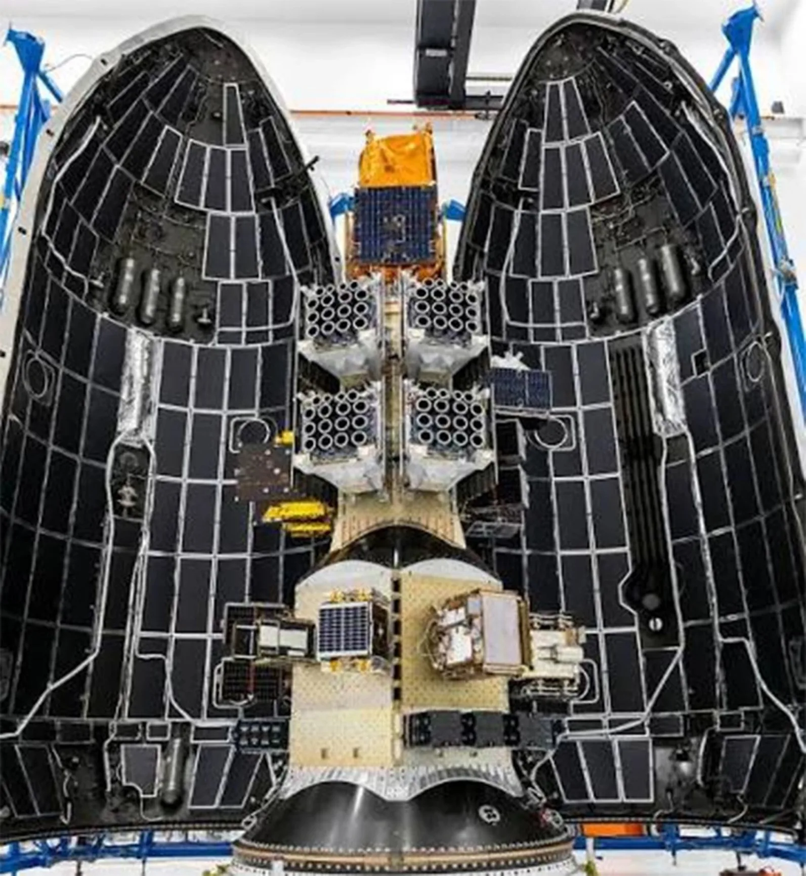 SpaceX: Εκτοξεύτηκαν οι ελληνικοί δορυφόροι-πυροσβέστες ΒΙΝΤΕΟ 4 SpaceX: Εκτοξεύτηκαν οι ελληνικοί δορυφόροι-πυροσβέστες ΒΙΝΤΕΟ