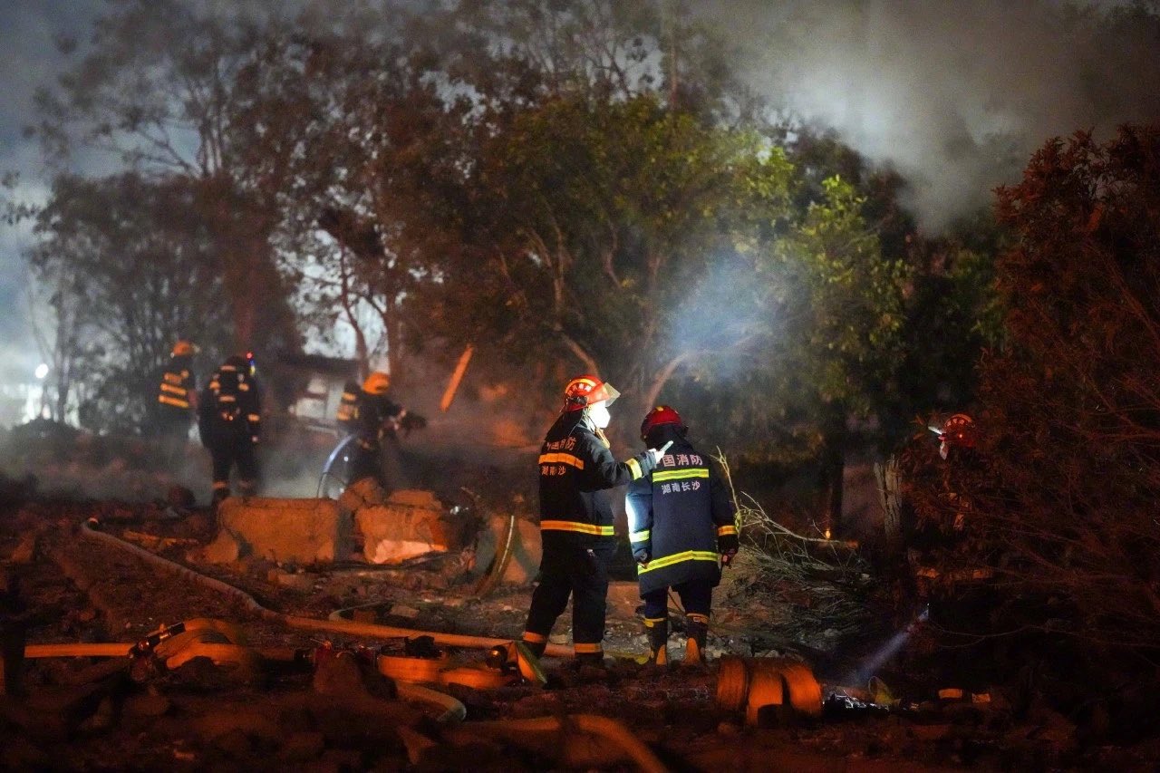 Πολύνεκρο δυστύχημα στην Κίνα: 21 νεκροί σε εργοστάσιο πυροτεχνημάτων ΒΙΝΤΕΟ 4 Πολύνεκρο δυστύχημα στην Κίνα: 21 νεκροί σε εργοστάσιο πυροτεχνημάτων ΒΙΝΤΕΟ