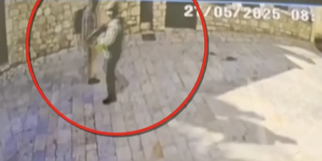 ΑΠΟΚΑΛΥΠΤΙΚΟ-Αχαΐα: Οι ληστές των ΕΛΤΑ Δάφνης ...ληστές της Τιθορέας - Πληροφορίες του Patrapress.gr για εμπλοκή δύο Πατρινών 29 ΑΠΟΚΑΛΥΠΤΙΚΟ-Αχαΐα: Οι ληστές των ΕΛΤΑ Δάφνης ...ληστές της Τιθορέας - Πληροφορίες του Patrapress.gr για εμπλοκή δύο Πατρινών