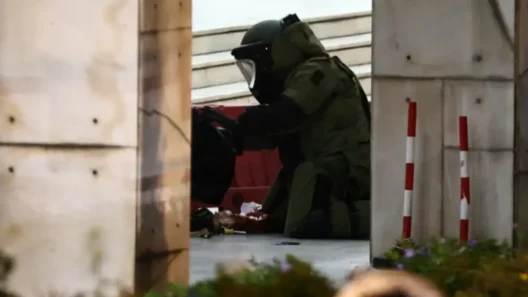 ΓΑΔΑ: Λήξη συναγερμού για ύποπτο αντικείμενο 36 ΓΑΔΑ: Λήξη συναγερμού για ύποπτο αντικείμενο