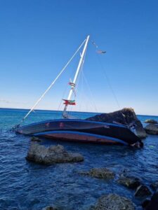 Γαύδος: Προσάραξη ακυβέρνητου ιστιοφόρου από τον στολίσκο της Γάζας - Δηλώσεις Βάλλη ΦΩΤΟ