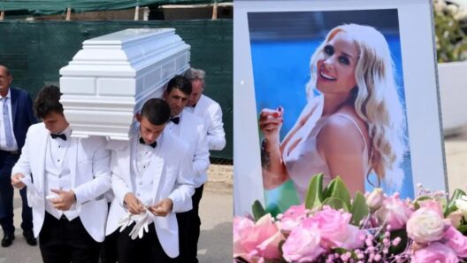 Γωγώ Μαστροκώστα: Οι σπαρακτικοί επικήδειοι του συζύγου και της κόρης τους 40 Γωγώ Μαστροκώστα: Οι σπαρακτικοί επικήδειοι του συζύγου και της κόρης τους
