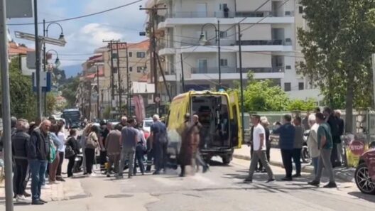 Ναύπακτος: Δίκυκλο παρέσυρε πεζό- Τραυματισμοί στο σημείο 35 Ναύπακτος: Δίκυκλο παρέσυρε πεζό- Τραυματισμοί στο σημείο