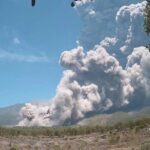 Ινδονησία: Νεκροί και αγνοούμενοι μετά από έκρηξη ηφαιστείου