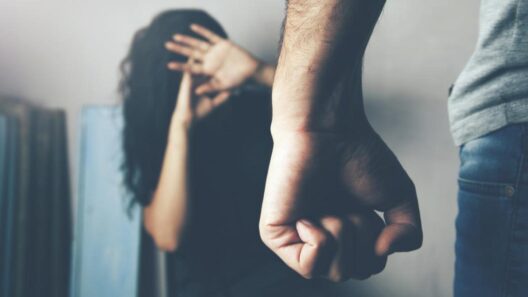 Πάτρα: Με παρελθόν ο επιχειρηματίας που έδερνε τη 16χρονη σύντροφό του 37 Πάτρα: Με παρελθόν ο επιχειρηματίας που έδερνε τη 16χρονη σύντροφό του