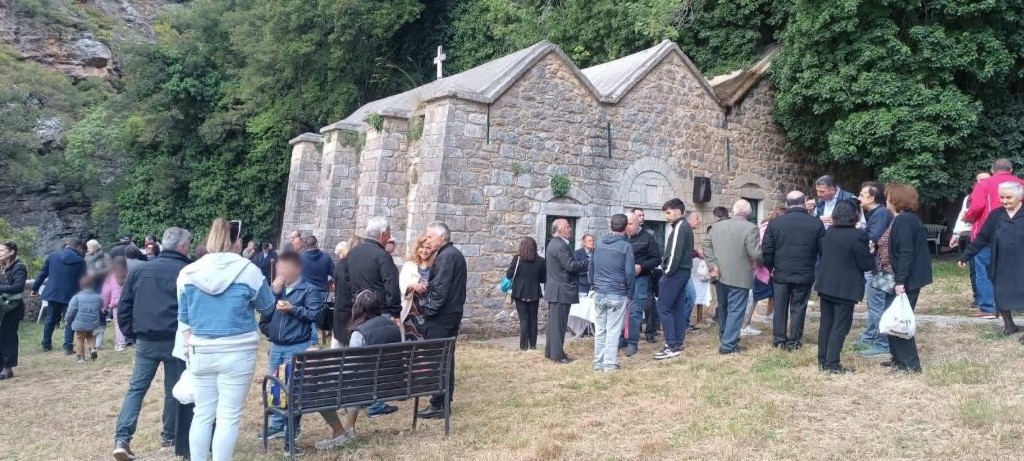 Η Ανάληψη του Σωτήρος, στον Σπηλαιώδη ναό Καστριών Καλαβρύτων ΦΩΤΟ 28 Η Ανάληψη του Σωτήρος, στον Σπηλαιώδη ναό Καστριών Καλαβρύτων ΦΩΤΟ
