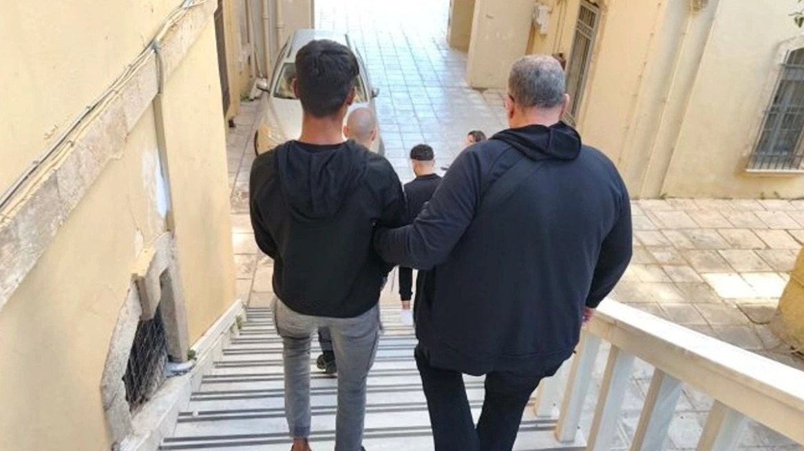 Κρήτη-Υπόθεση 3χρονης: Ένοχος ο Πακιστανός για παράνομη παραμονή στη χώρα 4 Κρήτη-Υπόθεση 3χρονης: Ένοχος ο Πακιστανός για παράνομη παραμονή στη χώρα