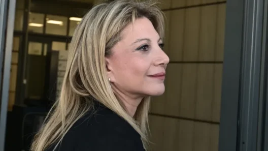 Καρυστιανού: «Δεν θα καταφέρουν να αμαυρώσουν την ενωτική εικόνα του κινήματος» 36 Καρυστιανού: «Δεν θα καταφέρουν να αμαυρώσουν την ενωτική εικόνα του κινήματος»