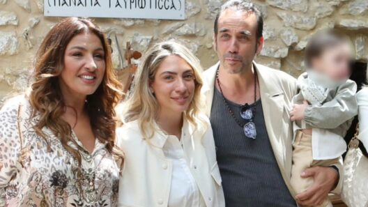Η βάπτιση του γιου του Πάνου Μουζουράκη - Νονά η Ελενα Παπαρίζου ΦΩΤΟ 40 Η βάπτιση του γιου του Πάνου Μουζουράκη - Νονά η Ελενα Παπαρίζου ΦΩΤΟ