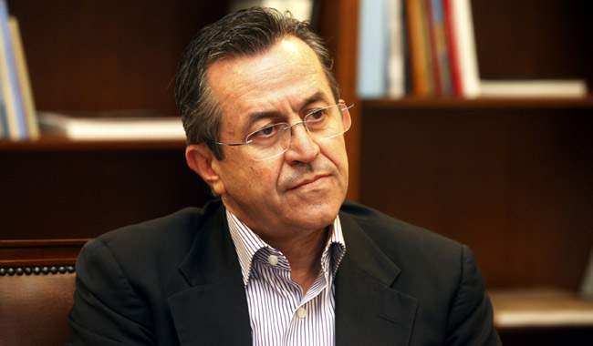 «Η σιωπή του Καραμανλή και το τέλος της μεταλλαγμένης ΝΔ»