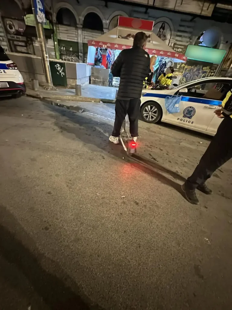 Ηλεκτρικά πατίνια: «Πήραν φωτιά» οι έλεγχοι από την ΕΛ.ΑΣ μετά την αύξηση τροχαίων ΦΩΤΟ 31 Ηλεκτρικά πατίνια: «Πήραν φωτιά» οι έλεγχοι από την ΕΛ.ΑΣ μετά την αύξηση τροχαίων ΦΩΤΟ
