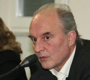 «Ο Δήμος Αιγιάλειας σε ελέυθερη πτώση»