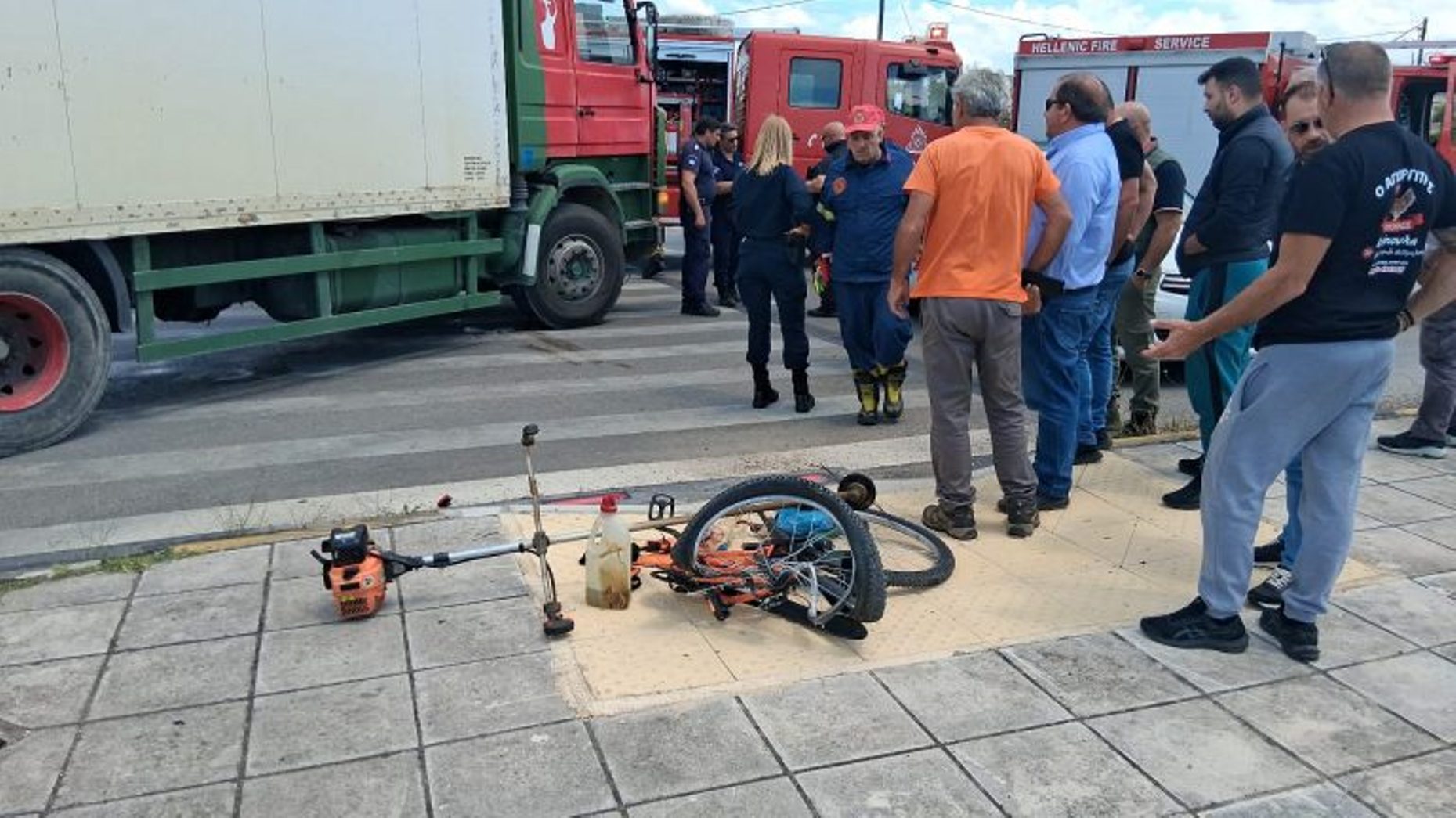 Ηλεία: Φορτηγό παρέσυρε και σκότωσε ποδηλάτη 4 Ηλεία: Φορτηγό παρέσυρε και σκότωσε ποδηλάτη