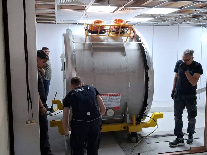 Πάτρα: Μεταφορά και εγκατάσταση μαγνητικού τομογράφου στο Κέντρο Υγείας Βορείου Τομέα ΦΩΤΟ
