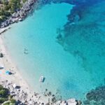 Το άγνωστο νησί των 7 κατοίκων στην Πελοπόννησο με την παραλία-Καραϊβική!
