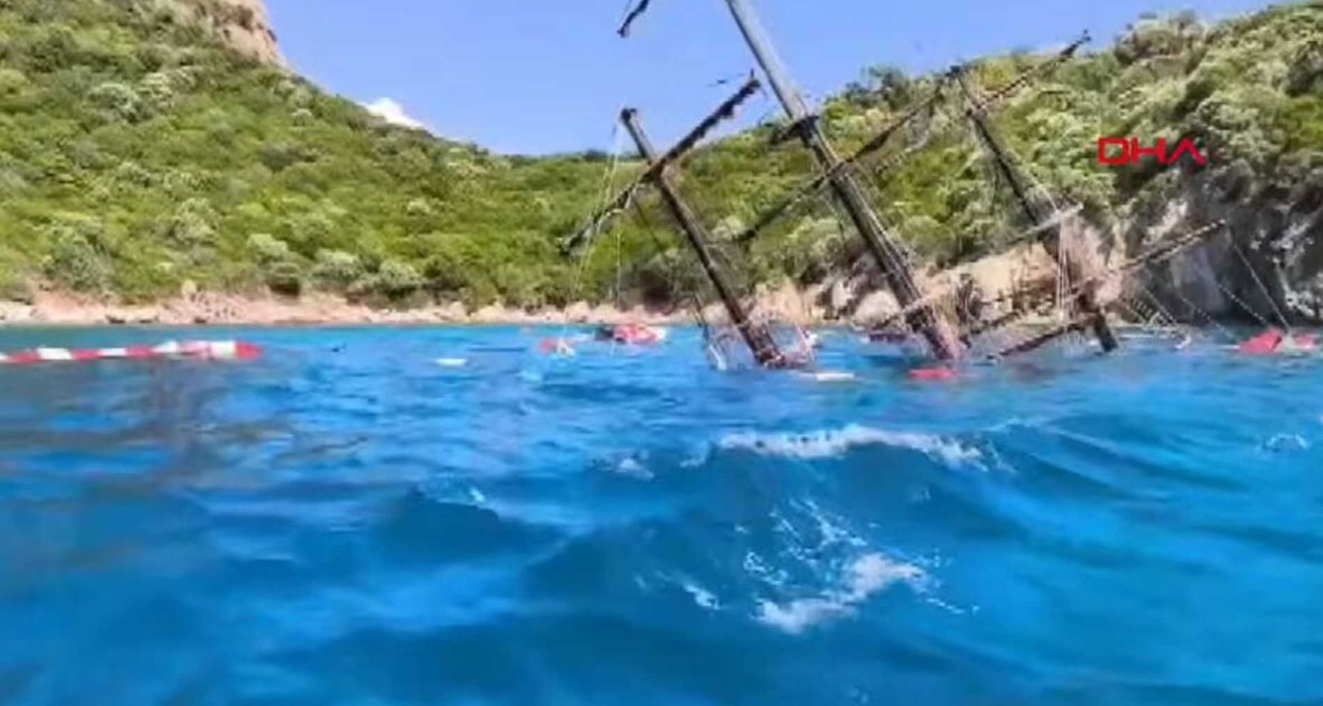 Ναυάγιο στην Τουρκία: Βυθίστηκε τουριστικό σκάφος με δεκάδες επιβάτες ΒΙΝΤΕΟ 32 Ναυάγιο στην Τουρκία: Βυθίστηκε τουριστικό σκάφος με δεκάδες επιβάτες ΒΙΝΤΕΟ
