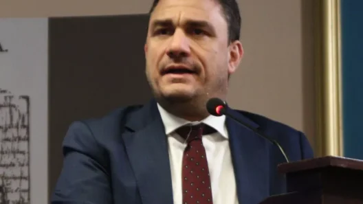 Τσουκαλάς: «Επίθεση» στην κυβέρνηση για την προστασία της πρώτης κατοικίας
