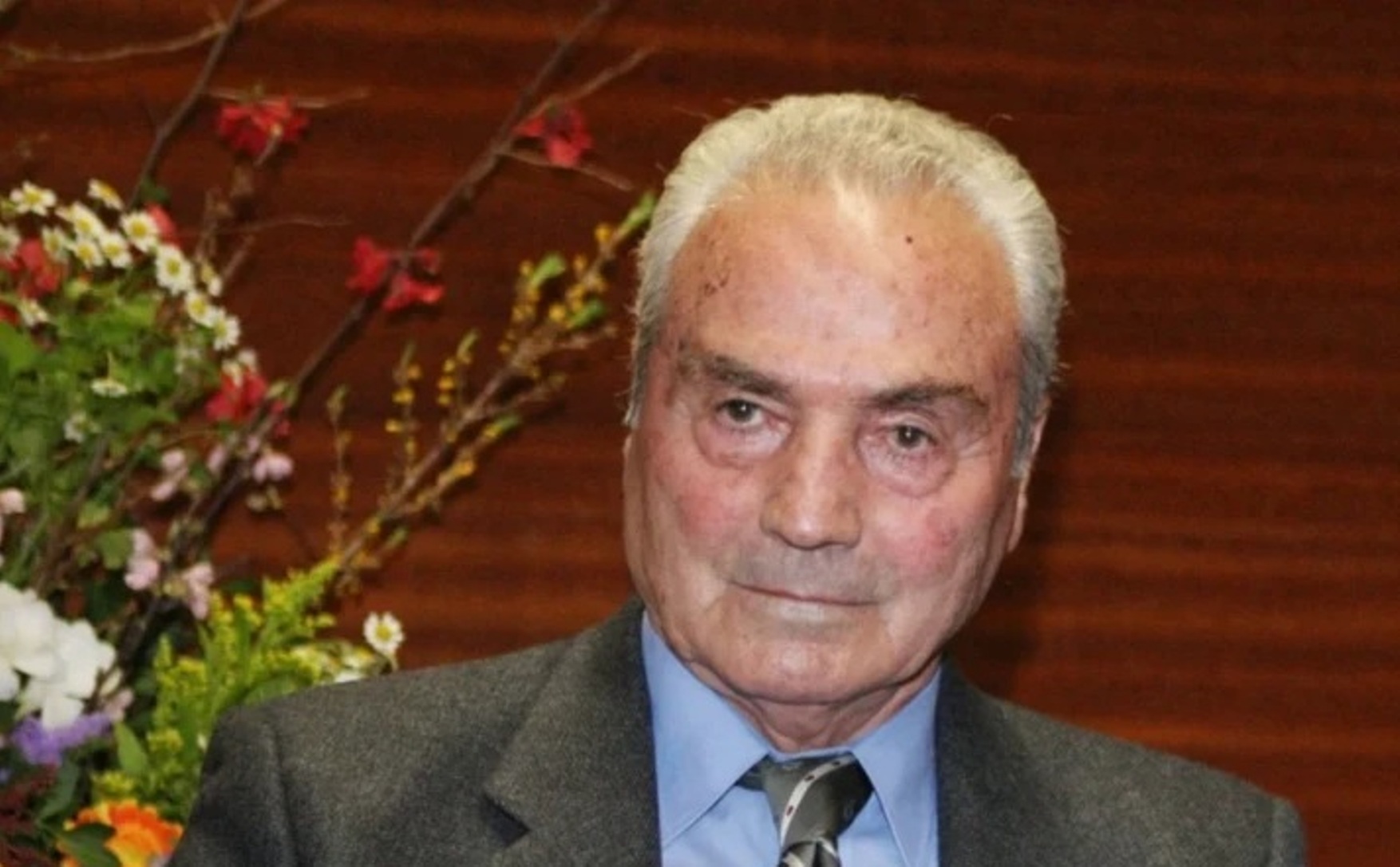 Έφυγε από τη ζωή ο Σταύρος Τσώχος - Το «αντίο» στον θρύλο ΒΙΝΤΕΟ 4 Έφυγε από τη ζωή ο Σταύρος Τσώχος - Το «αντίο» στον θρύλο ΒΙΝΤΕΟ