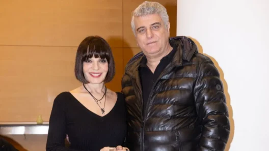 Βλαδίμηρος Κυριακίδης για Έφη Μουρίκη: Είμαστε 38 χρόνια σε σχέση, δεν μας φτάνουν οι ώρες 53 Βλαδίμηρος Κυριακίδης για Έφη Μουρίκη: Είμαστε 38 χρόνια σε σχέση, δεν μας φτάνουν οι ώρες