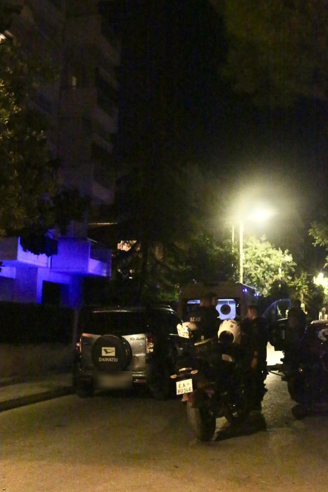 Χολαργός: Άνδρας πυροβόλησε τη γυναίκα του και αυτοκτόνησε ΒΙΝΤΕΟ