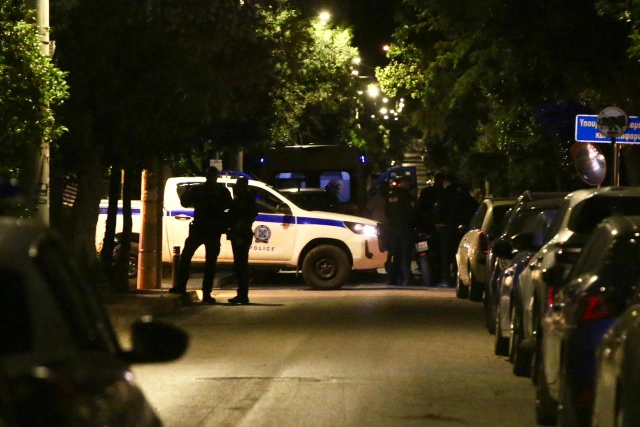 Χολαργός: Άνδρας πυροβόλησε τη γυναίκα του και αυτοκτόνησε ΒΙΝΤΕΟ