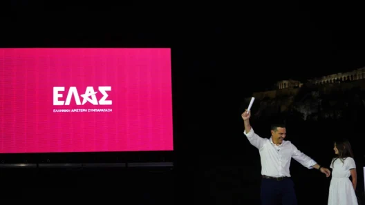 Τσίπρας: «Πάρτι» στα social με το όνομα του κόμματος «ΕΛΑΣ» 36 Τσίπρας: «Πάρτι» στα social με το όνομα του κόμματος «ΕΛΑΣ»