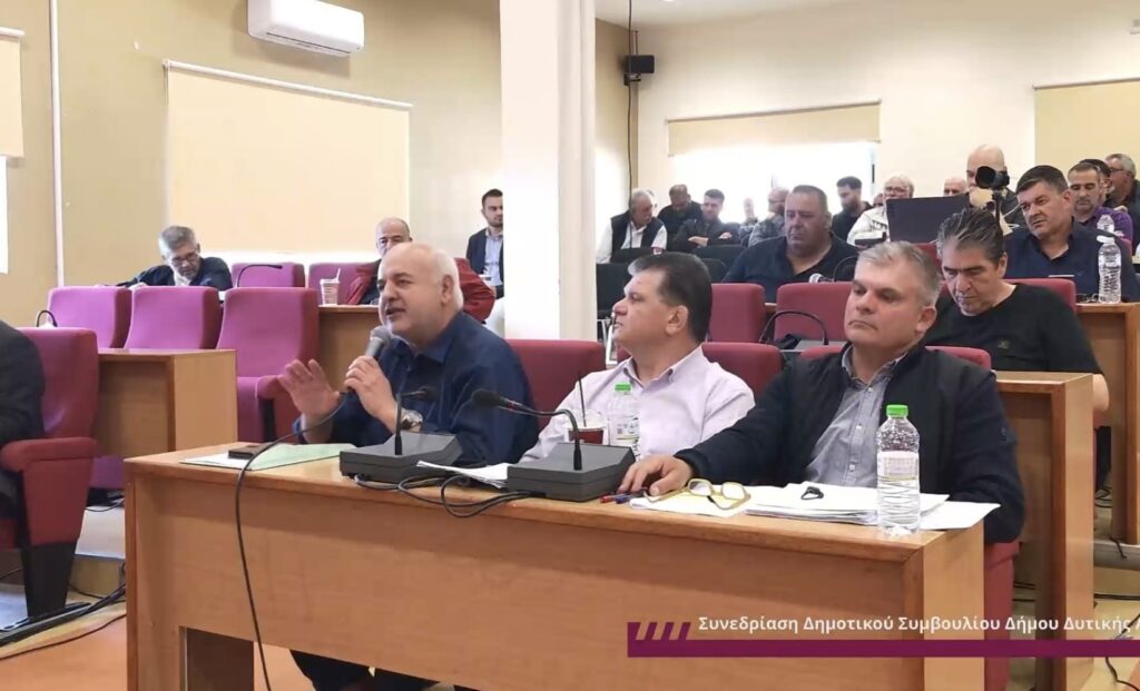 Αναθηματική στήλη προς τιμήν του Μήτσου Ρεμπούτσικα, στην Κ. Αχαΐα ΦΩΤΟ 5 Αναθηματική στήλη προς τιμήν του Μήτσου Ρεμπούτσικα, στην Κ. Αχαΐα ΦΩΤΟ