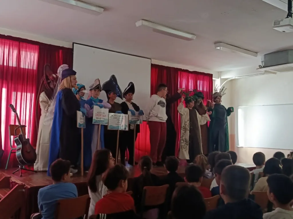 Το παιδικό έργο «Σε τρελό πανικό! Δένδρα- ψάρια χτυπούν συναγερμό», από την Πολυφωνική ΦΩΤΟ