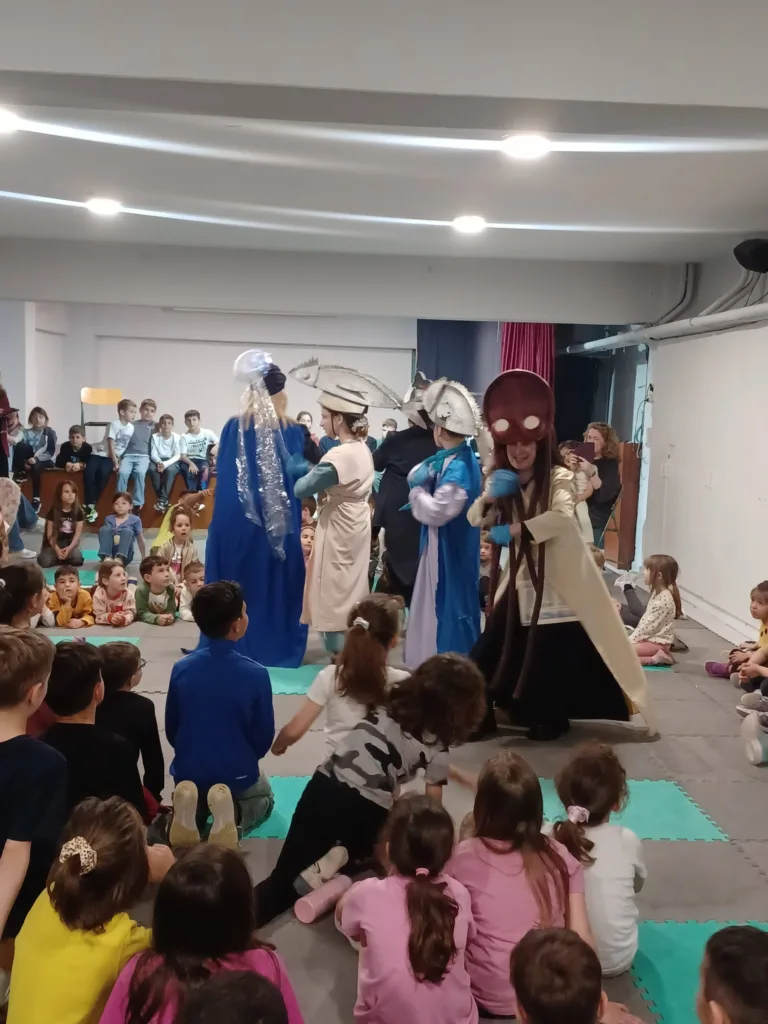 Το παιδικό έργο «Σε τρελό πανικό! Δένδρα- ψάρια χτυπούν συναγερμό», από την Πολυφωνική ΦΩΤΟ