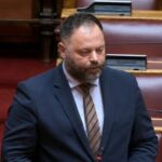 «Φύγετε επιτέλους να ξεβρωμίσει ο τόπος»