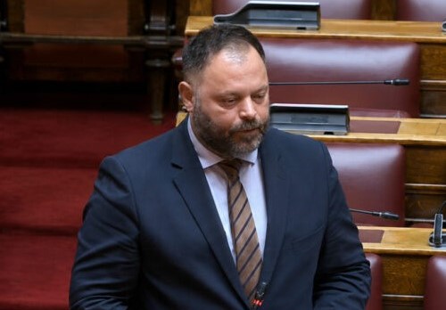 «Φύγετε επιτέλους να ξεβρωμίσει ο τόπος»