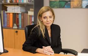 «Με θεσμική ευθύνη απέναντι στον κυβερνητικό διασυρμό του Συντάγματος» 37 «Με θεσμική ευθύνη απέναντι στον κυβερνητικό διασυρμό του Συντάγματος»