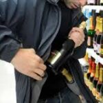 Πάτρα: Διέρρηξε κατάστημα με ποτά και συνελήφθη