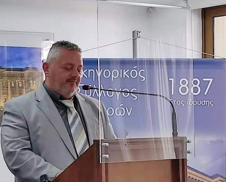 «Η Δημοκρατία σε αναστολή»