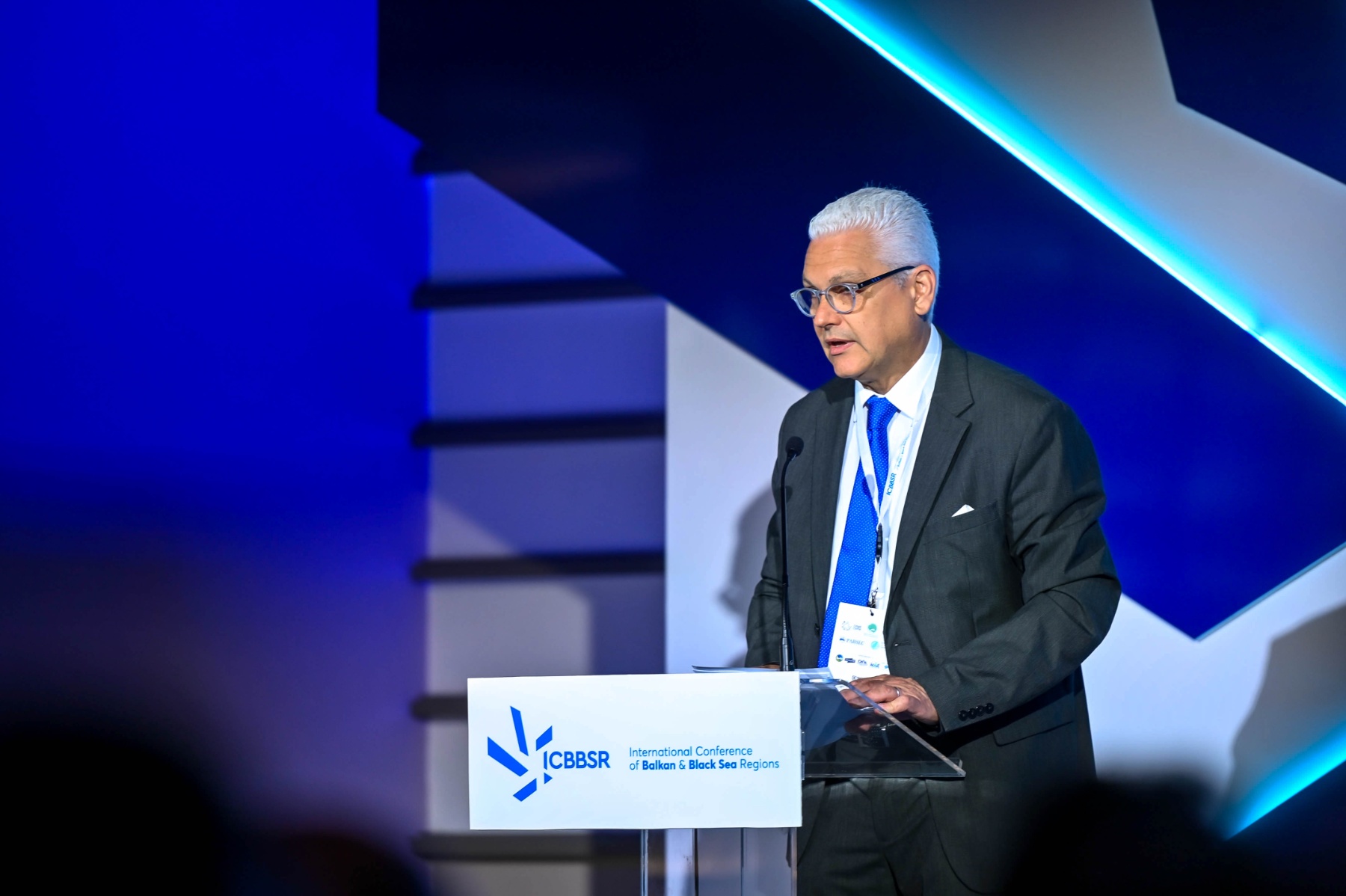 Πάτρα: Ζαΐμης στο Διεθνές Συνέδριο Βαλκανίων και Μαύρης Θάλασσας - «Να είμαστε ισχυροί στις ραγδαίες εξελίξεις» ΦΩΤΟ 4 Πάτρα: Ζαΐμης στο Διεθνές Συνέδριο Βαλκανίων και Μαύρης Θάλασσας - «Να είμαστε ισχυροί στις ραγδαίες εξελίξεις» ΦΩΤΟ
