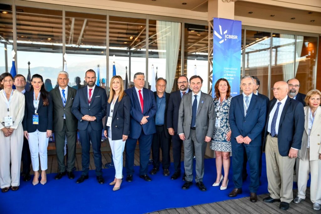 Πάτρα: Ζαΐμης στο Διεθνές Συνέδριο Βαλκανίων και Μαύρης Θάλασσας - «Να είμαστε ισχυροί στις ραγδαίες εξελίξεις» ΦΩΤΟ 29 Πάτρα: Ζαΐμης στο Διεθνές Συνέδριο Βαλκανίων και Μαύρης Θάλασσας - «Να είμαστε ισχυροί στις ραγδαίες εξελίξεις» ΦΩΤΟ