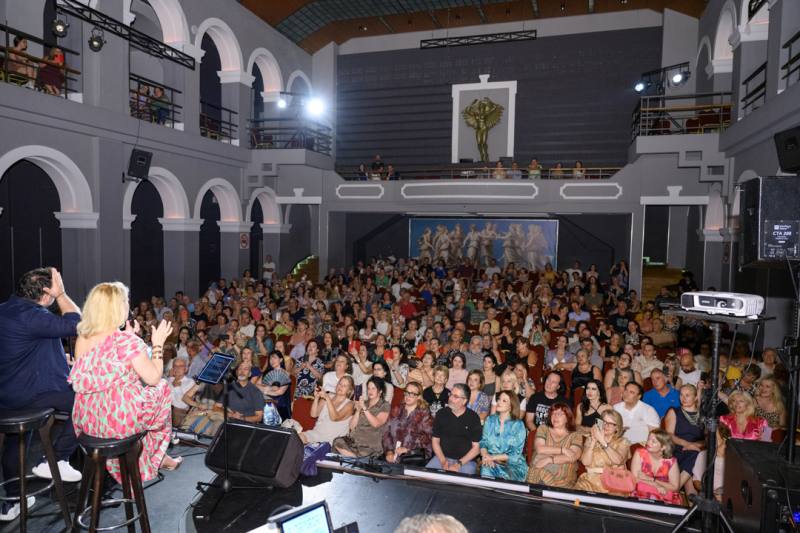 Βραδιά, αφιερωμένη στον συνθέτη Γιάννη Σπανό, στο«Royal» ΦΩΤΟ 34 Βραδιά, αφιερωμένη στον συνθέτη Γιάννη Σπανό, στο«Royal» ΦΩΤΟ