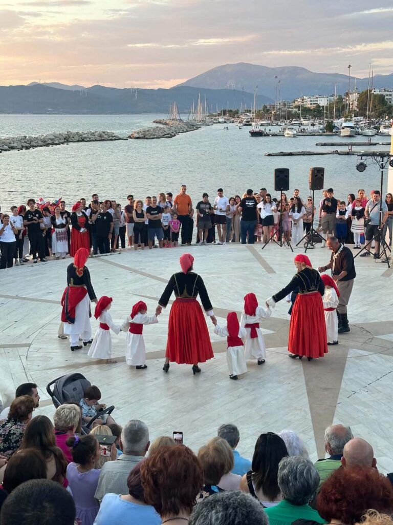 Ο Σύλλογος Κρητών Πάτρας στα 30 χρόνια λειτουργίας του Χορευτικού του ΦΩΤΟο 32 Ο Σύλλογος Κρητών Πάτρας στα 30 χρόνια λειτουργίας του Χορευτικού του ΦΩΤΟο