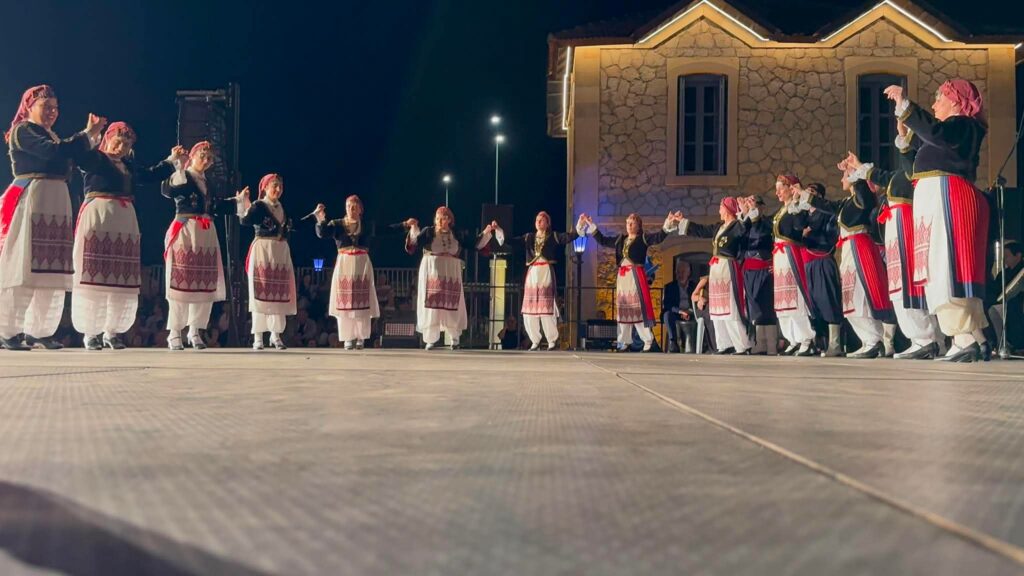 Η παράσταση «Εγώ η θάλασσα» με διαδρομές των Ρωμιών, στα Παλαιά Σφαγεία 32 Η παράσταση «Εγώ η θάλασσα» με διαδρομές των Ρωμιών, στα Παλαιά Σφαγεία
