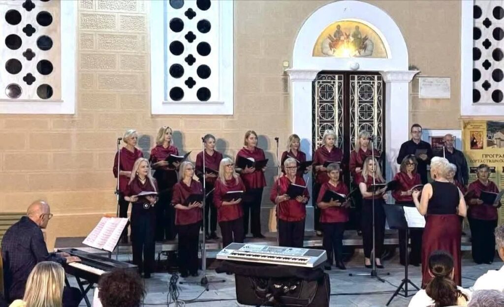 Η Χορωδία Αιγίου «Μελοφωνία» στην Επίδαυρο ΦΩΤΟ 31 Η Χορωδία Αιγίου «Μελοφωνία» στην Επίδαυρο ΦΩΤΟ