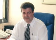 «Για τους Πατεράδες εν ζωή και εκείνους που ζουν στο φως της μνήμης»