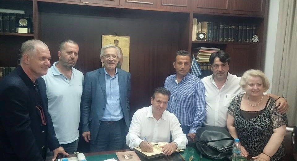 Κριτική στον Εμπορικό για Πιερρακάκη