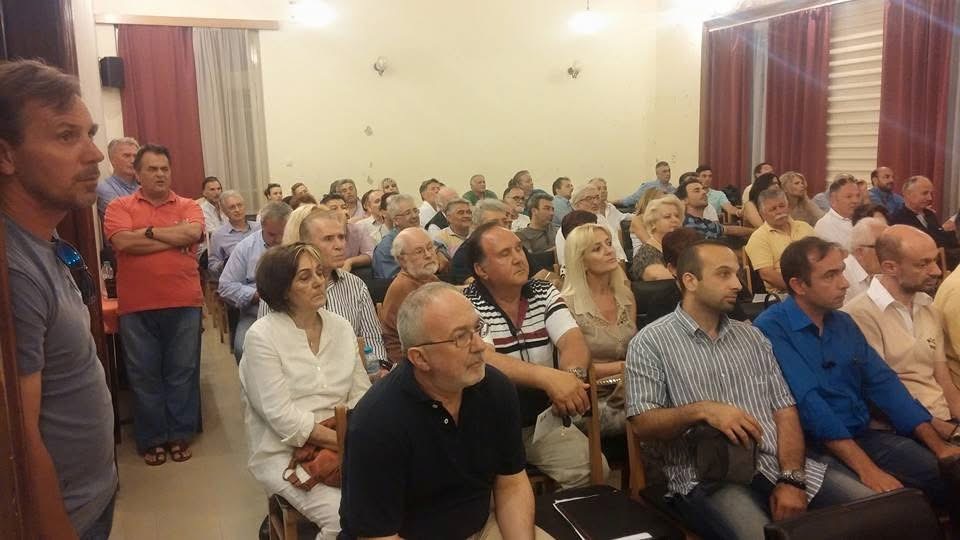 Πάτρα: Κριτική στον Εμπορικό για Πιερρακάκη - «Διαγωνισμός του καλύτερου χαμόγελου στην υποδοχή του υπουργού» 29 Πάτρα: Κριτική στον Εμπορικό για Πιερρακάκη - «Διαγωνισμός του καλύτερου χαμόγελου στην υποδοχή του υπουργού»