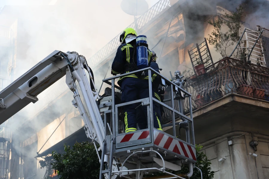 Καλλιθέα: Συγκλονιστικές σκηνές από τη φωτιά σε οικεία - Ένοικος σώθηκε την τελευταία στιγμή ΦΩΤΟ 32 Καλλιθέα: Συγκλονιστικές σκηνές από τη φωτιά σε οικεία - Ένοικος σώθηκε την τελευταία στιγμή ΦΩΤΟ