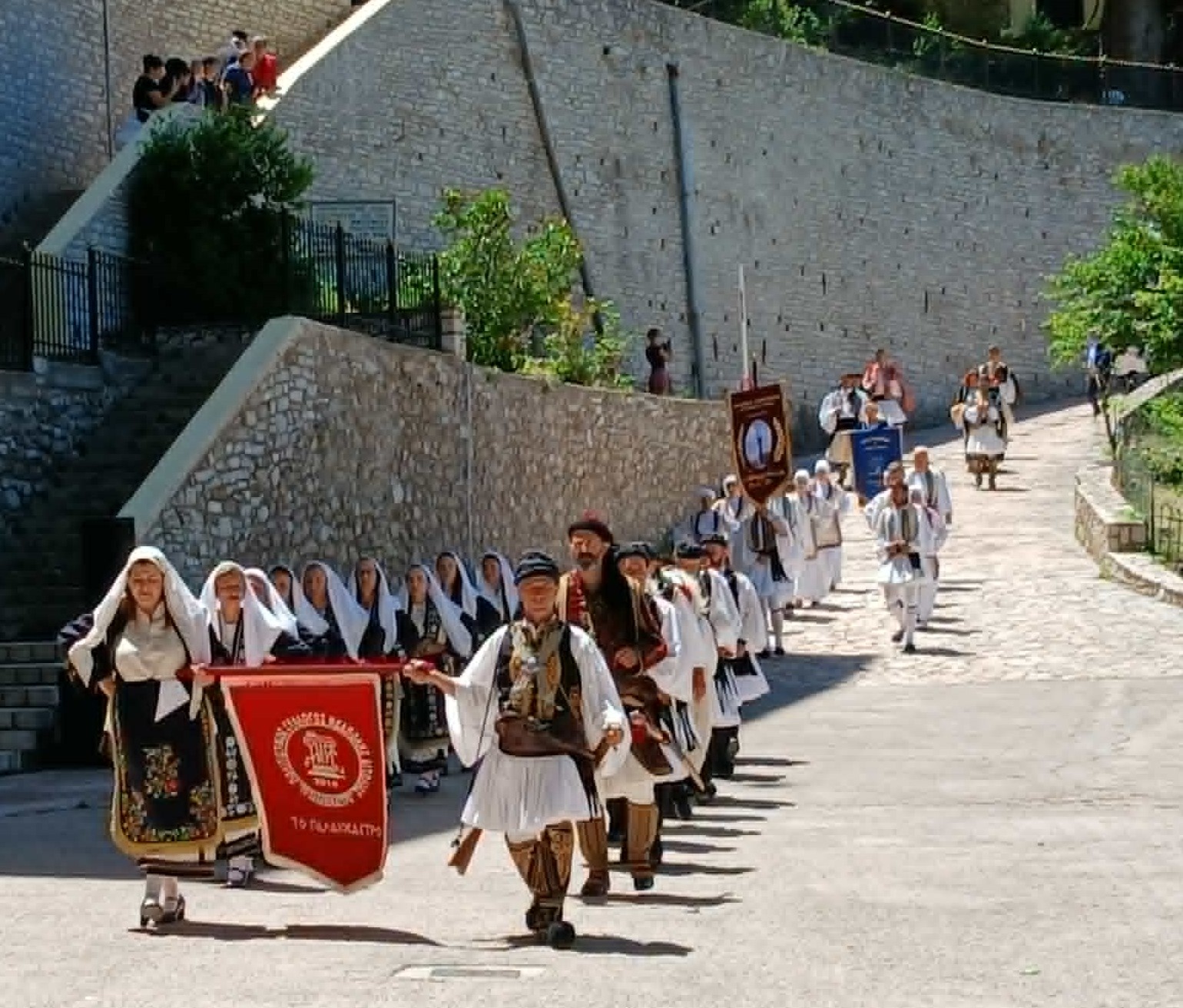 Με λαμπρότητα εορτάσθηκε η 199η επέτειος της Μάχης του Μεγάλου Σπηλαίου 31 Με λαμπρότητα εορτάσθηκε η 199η επέτειος της Μάχης του Μεγάλου Σπηλαίου
