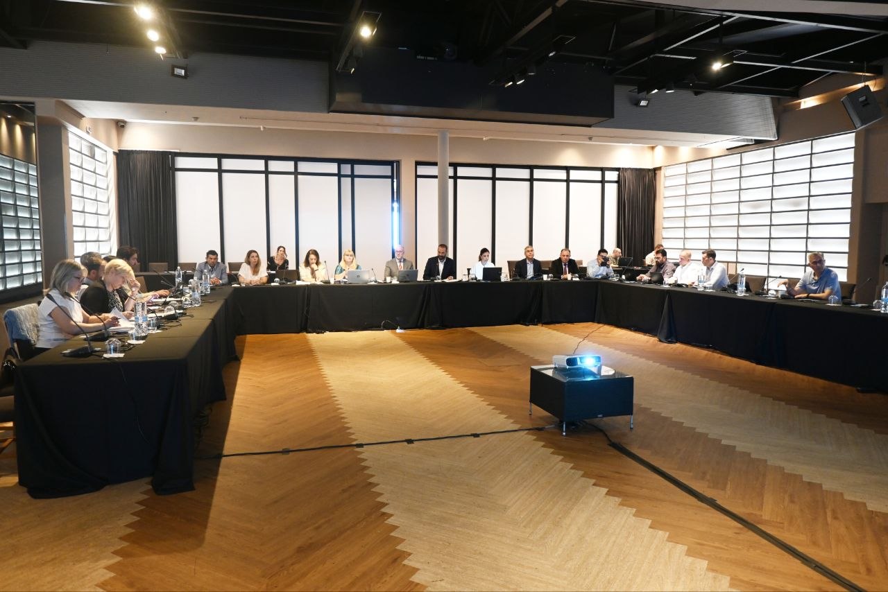 Αχαΐα: Ανοίγει ο δρόμος για την περιφερειακή ανάπτυξη, ξεκίνησαν οι συναντήσεις Φαρμάκη με ΟΟΣΑ για την στρατηγική μετά το 2027