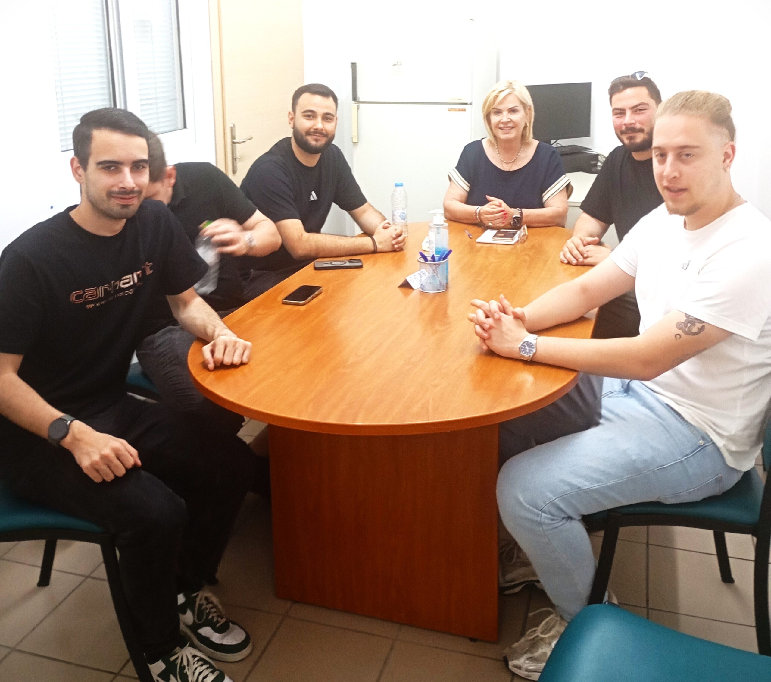 Πάτρα: Σημείο εξυπηρέτησης της Φοιτητικής Λέσχης στο κέντρο, από Ντάτσικα και ΠΑΣΠ ΑΕΙ 4 Πάτρα: Σημείο εξυπηρέτησης της Φοιτητικής Λέσχης στο κέντρο, από Ντάτσικα και ΠΑΣΠ ΑΕΙ